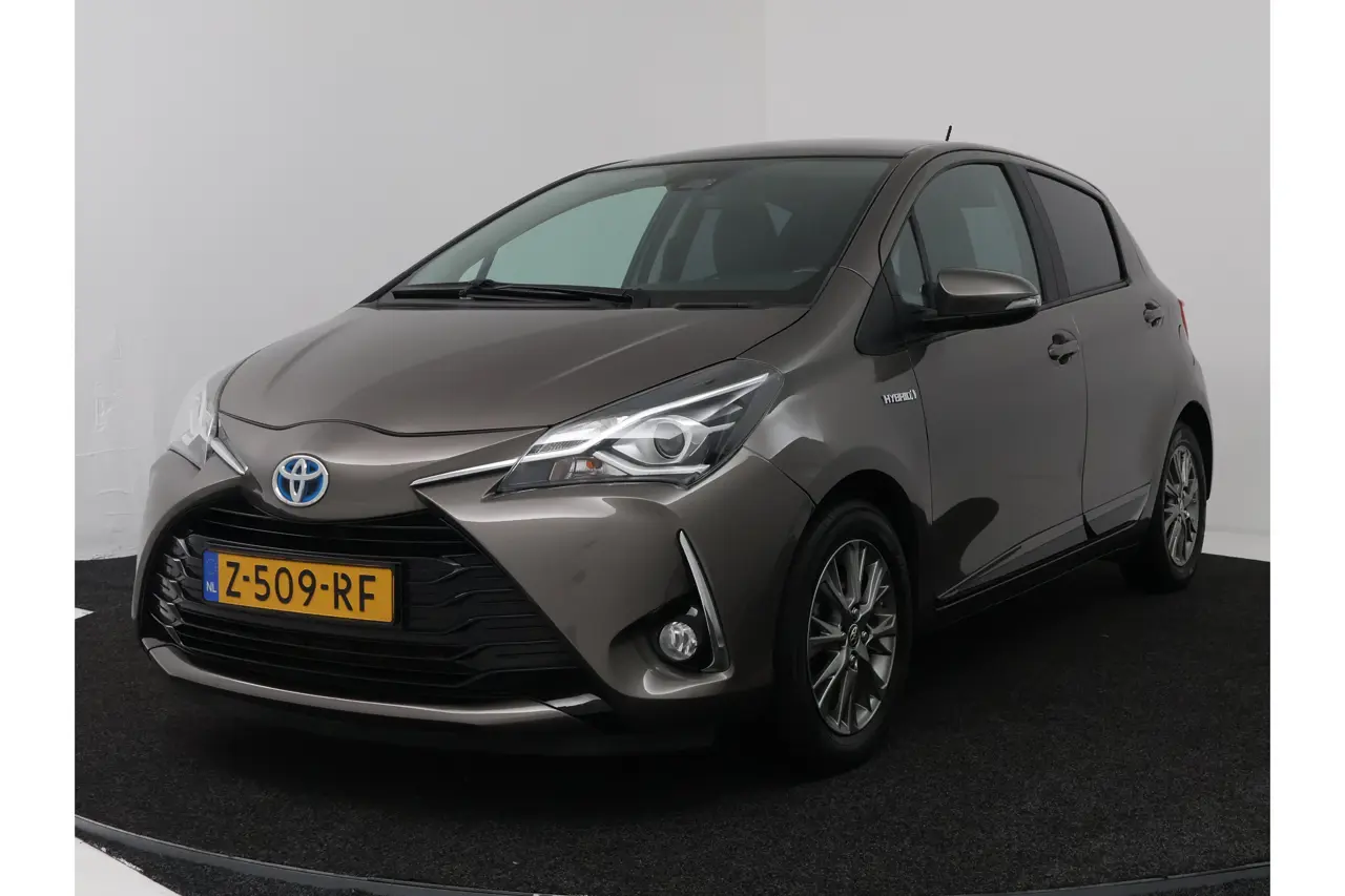 Toyota Yaris 1.5 Hybrid Design 2017, foto 1