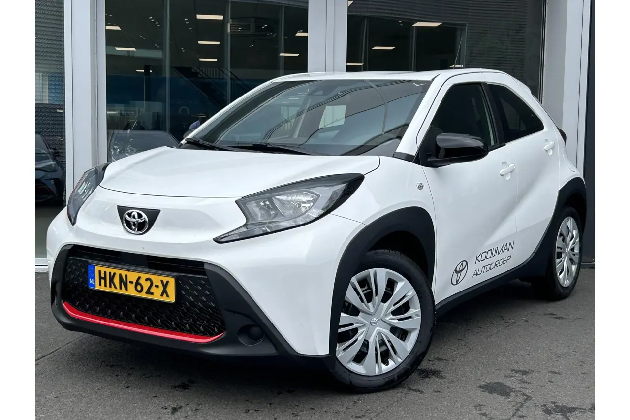 Toyota Aygo X 1.0 VVT-i Mt Play 2025, foto 1