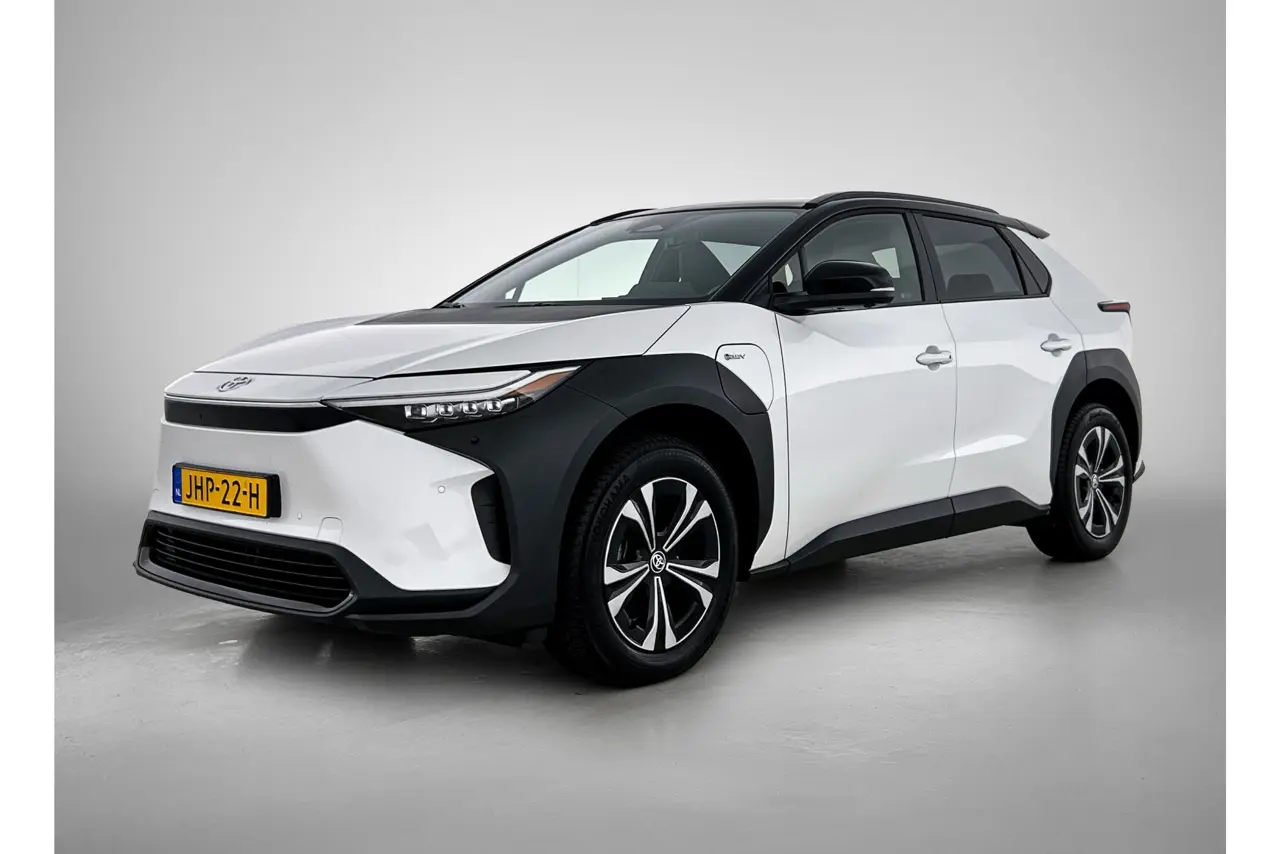 Toyota bZ4X Dynamic 71 kWh Bi-Tone 2025, foto 1