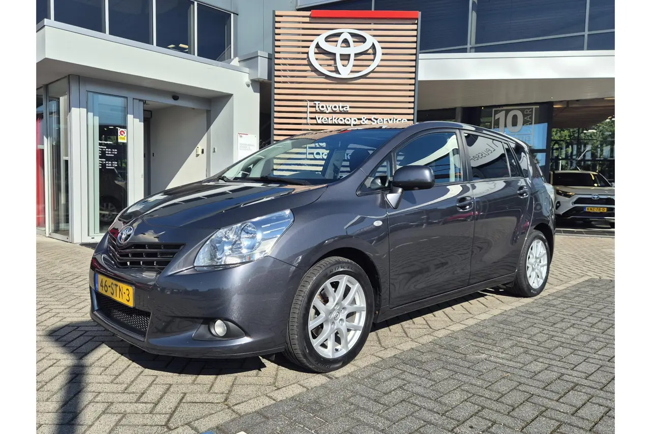 Toyota Verso 1.8 VVT-i Business 2011, foto 1