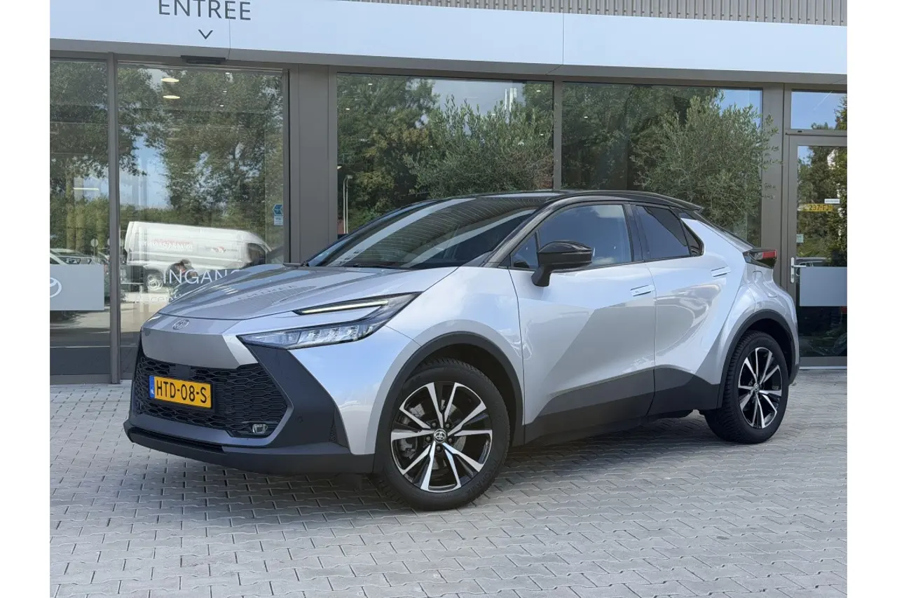 Toyota C-HR 2.0 PHEV 220 Dynamic Bi-Tone 2025, foto 1