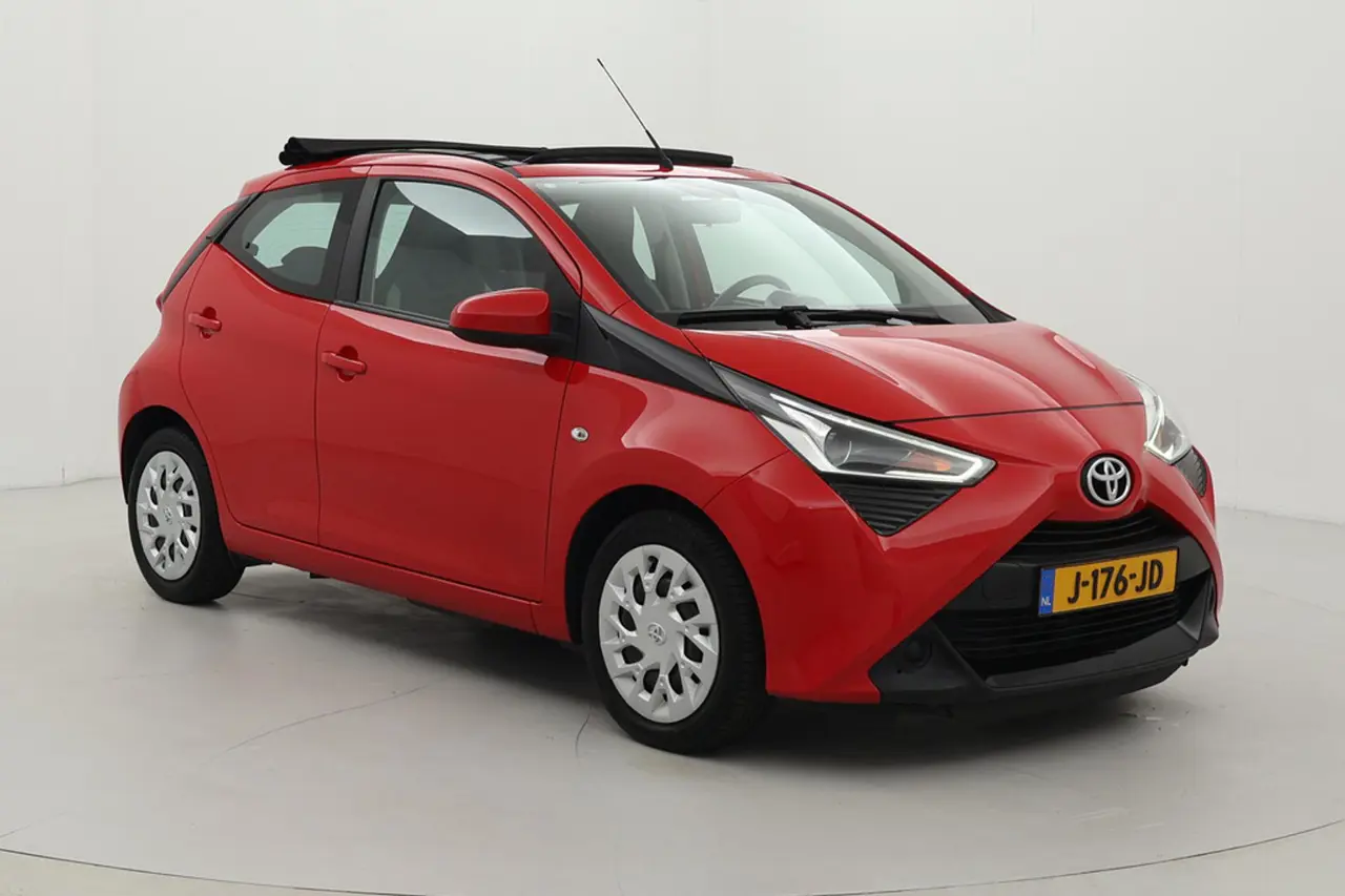 Toyota Aygo 1.0 VVT-i X-Play Cabrio 2020, foto 1