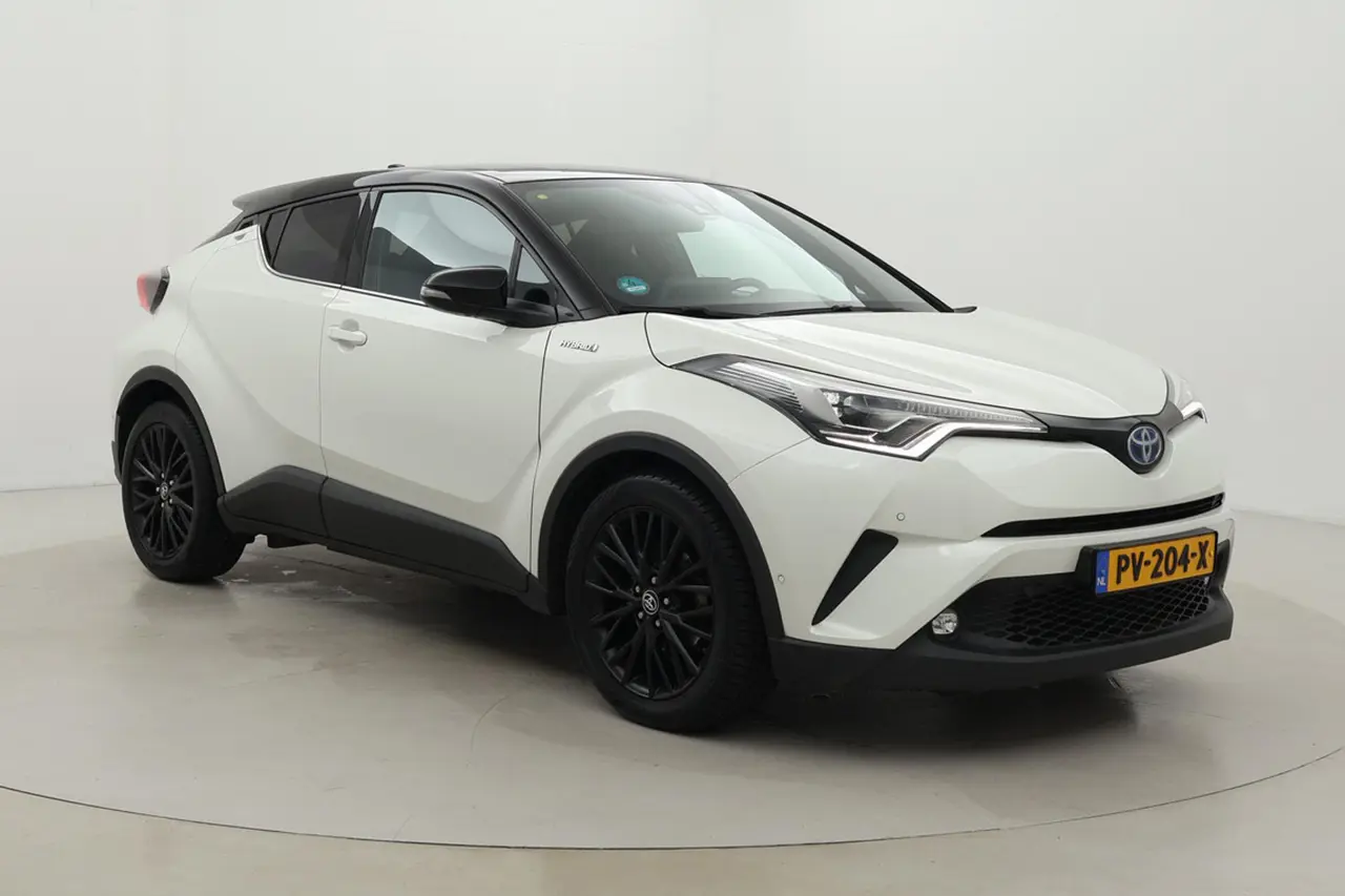 Toyota C-HR 1.8 Hybrid Bi-Tone Plus 2017, foto 1