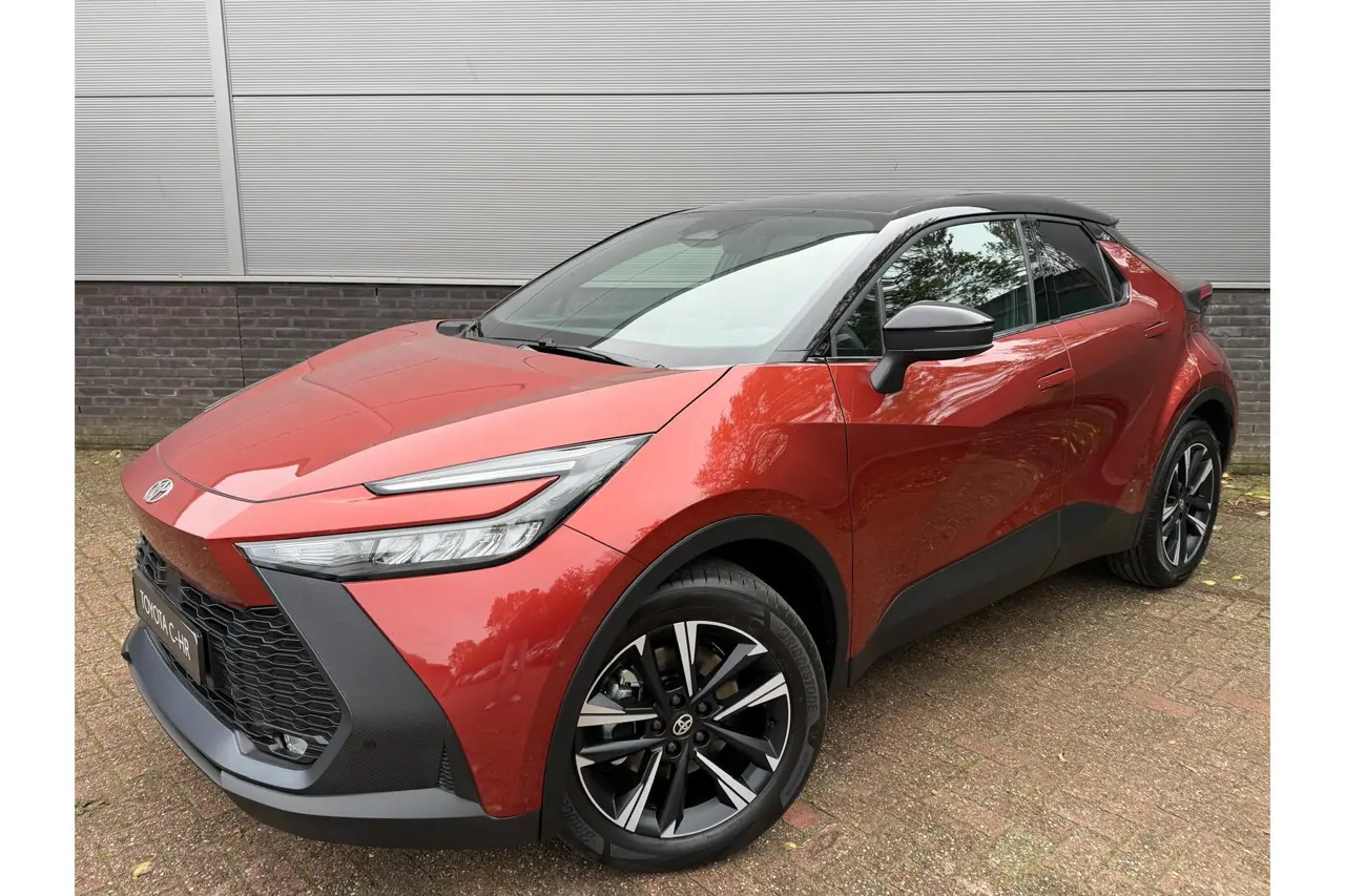 Toyota C-HR 2.0 Plug-In Hybrid 220 Dynamic 2026, foto 1
