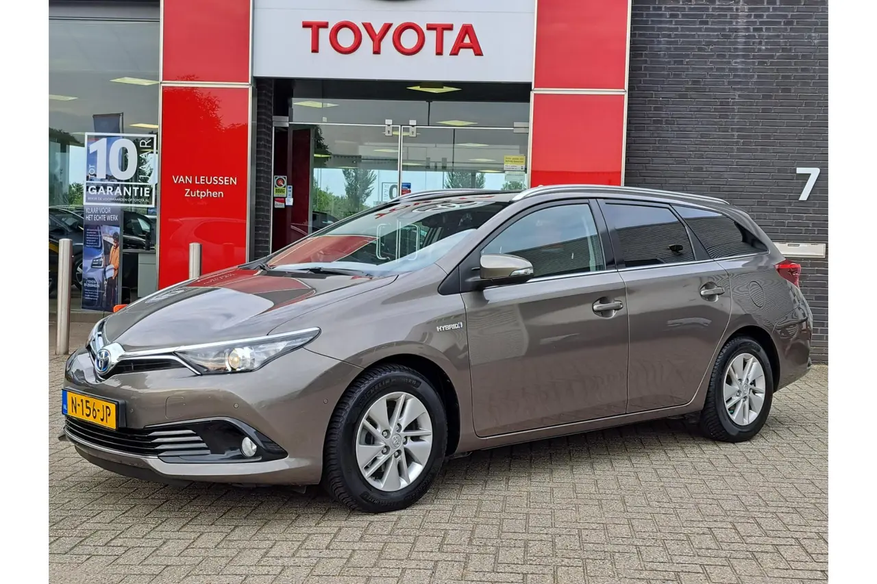 Toyota Auris Touring Sports 1.8 Hybrid Now 2017, foto 1