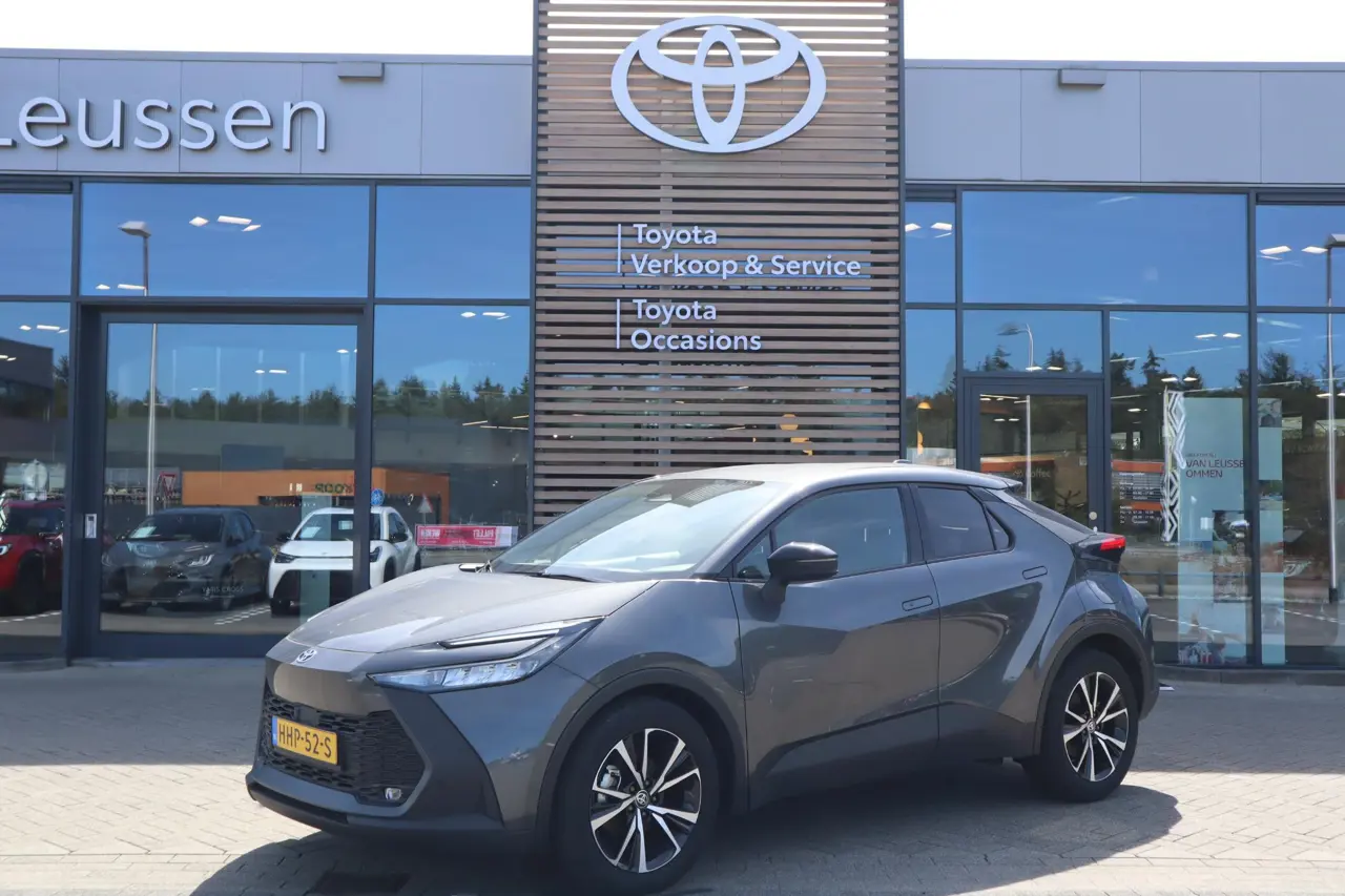 Toyota C-HR Hybrid 140 Dynamic 2025, foto 1