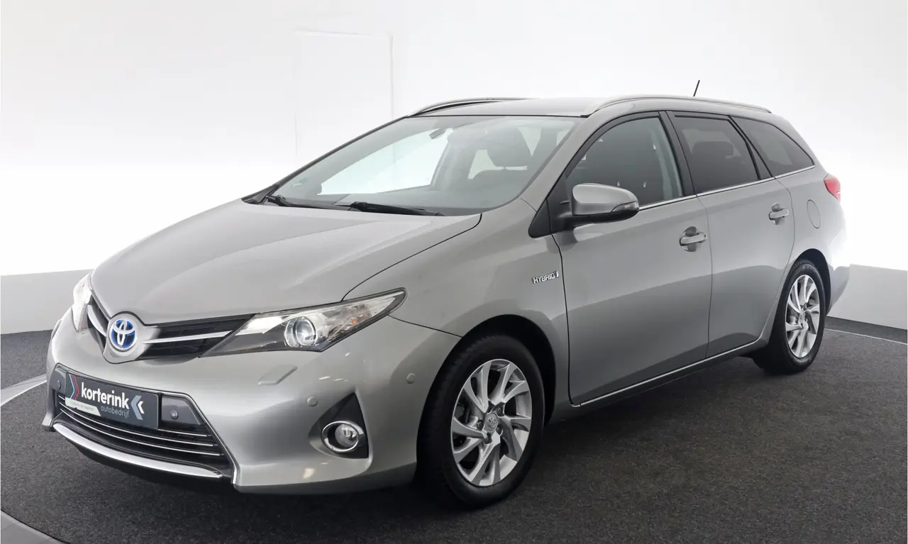 Toyota Auris Touring Sports 1.8 Hybrid Lease Pro 2013, photo 1