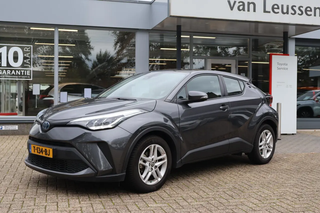 Toyota C-HR 1.8 Hybrid 2023, foto 1