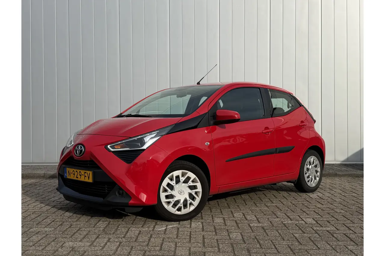 Toyota Aygo 1.0 VVT-i X-Play Carplay Fietsendrager Beugel Camera 1E Eigenaar Dealer Onderhouden 2021, foto 1