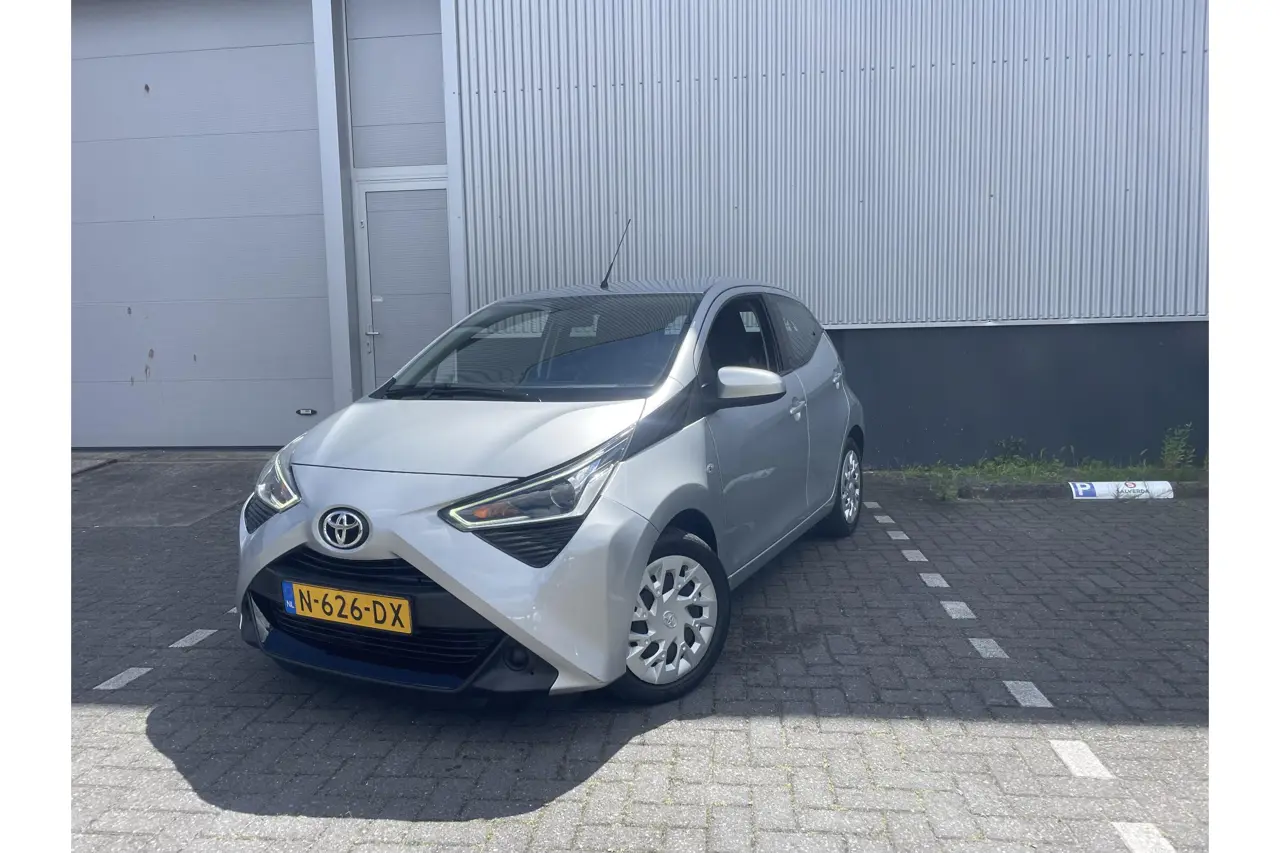 Toyota Aygo 1.0 VVT-i X-Play 2021, foto 1