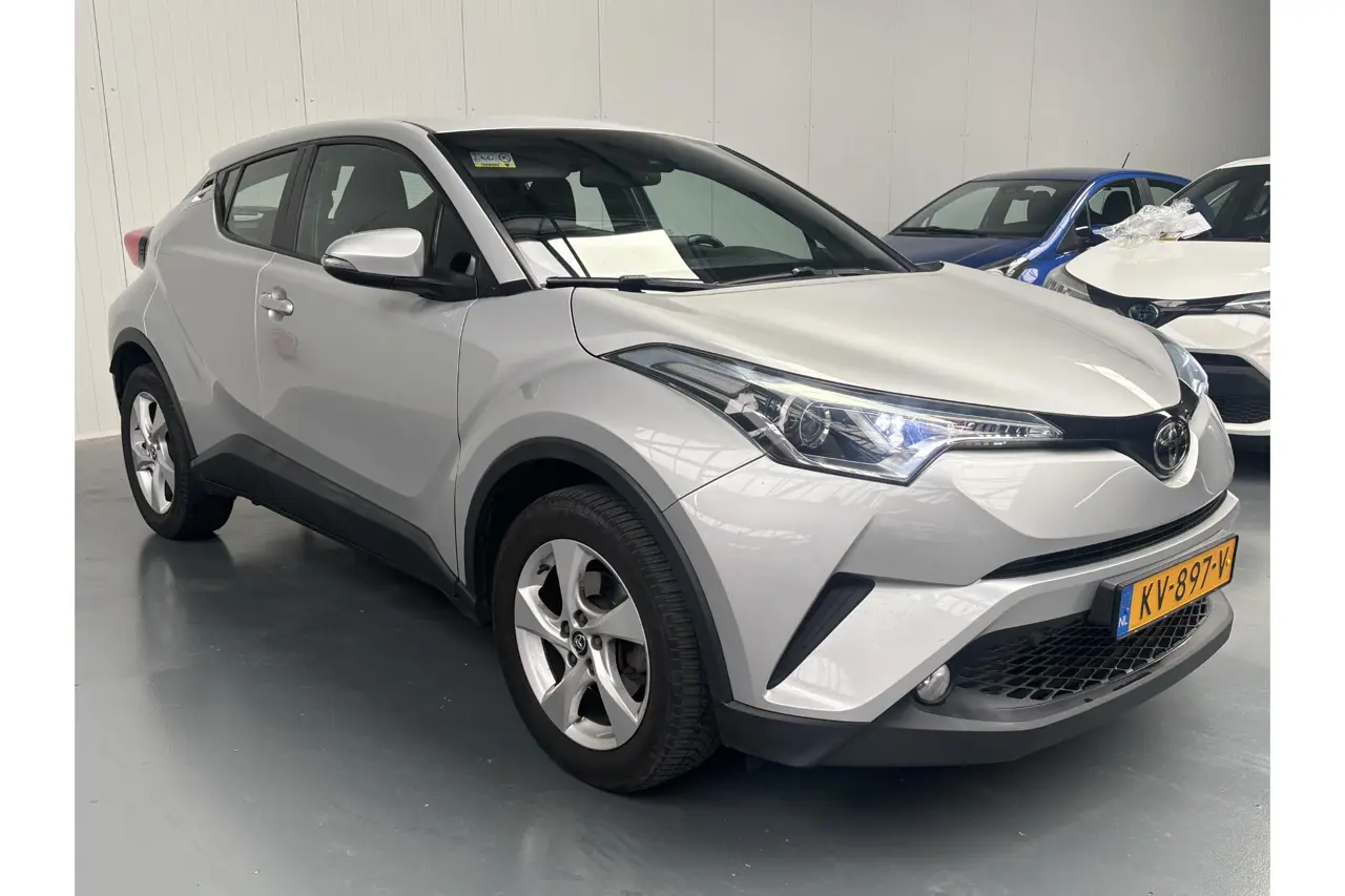 Toyota C-HR 1.2 Dynamic 2016, foto 1