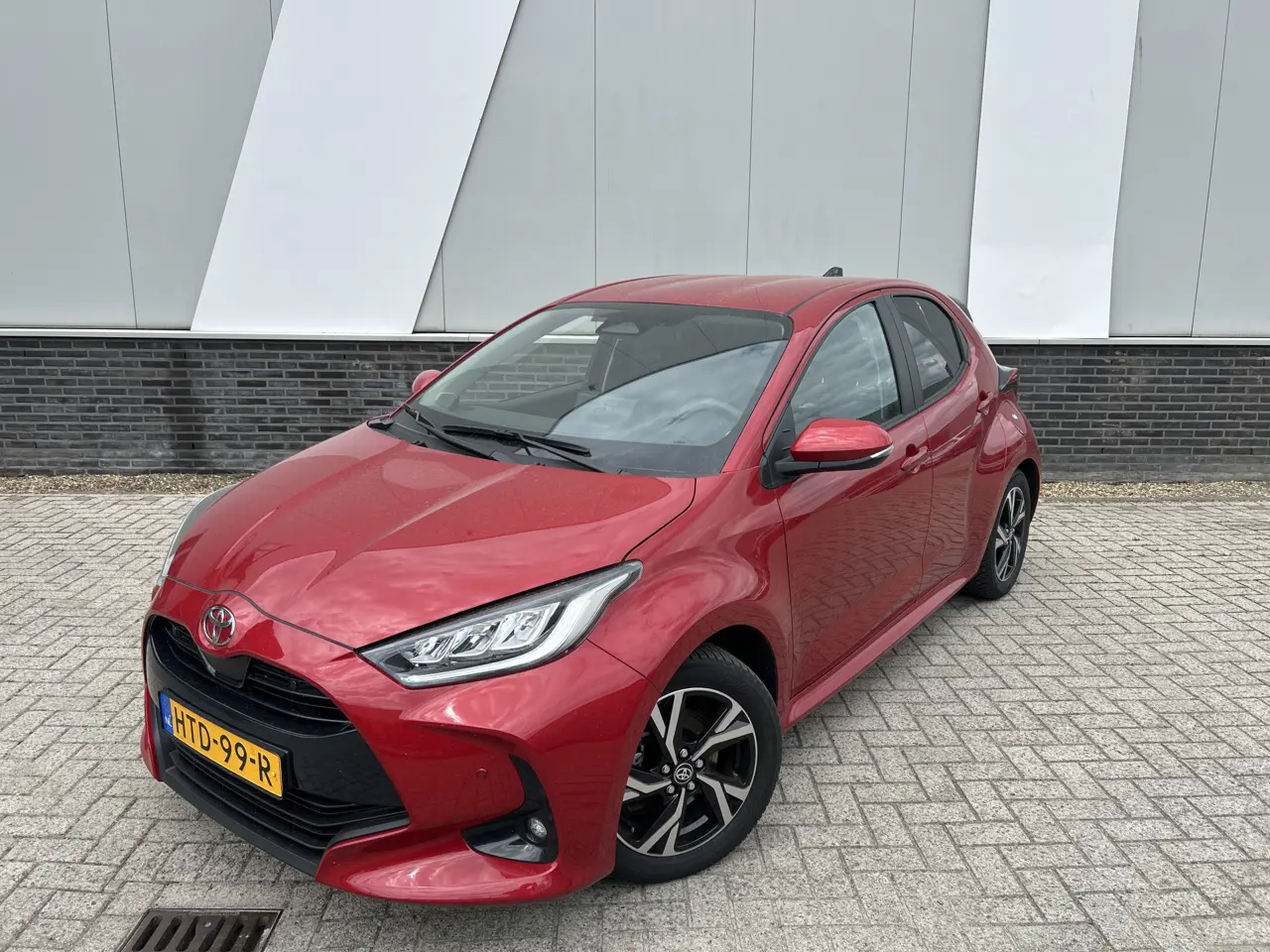 Toyota Yaris 1.5 Hybrid 115 Dynamic Met Comfort Pack Pdc V+A Dode Hoek Detectie Stoelverw. 2025, foto 1