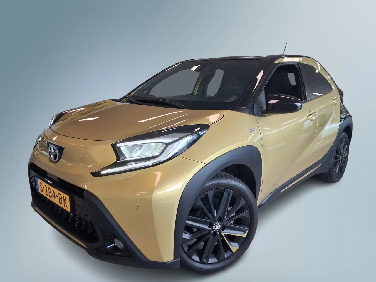 Toyota Aygo X 1.0 VVT-i S-CVT Premium 2023, foto 1