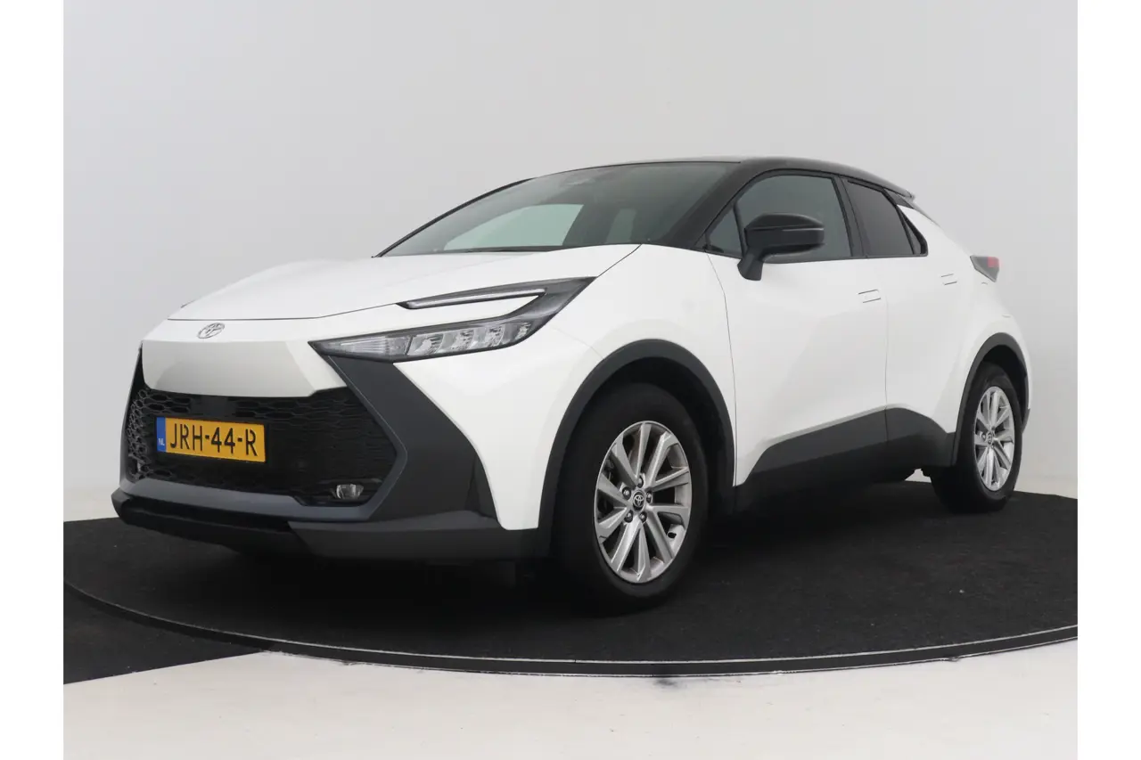 Toyota C-HR 2.0 Plug-In Hybrid 220 Active 2025, foto 1