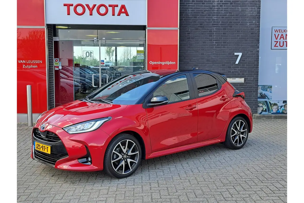 Toyota Yaris 1.5 Hybrid Executive 2022, foto 1
