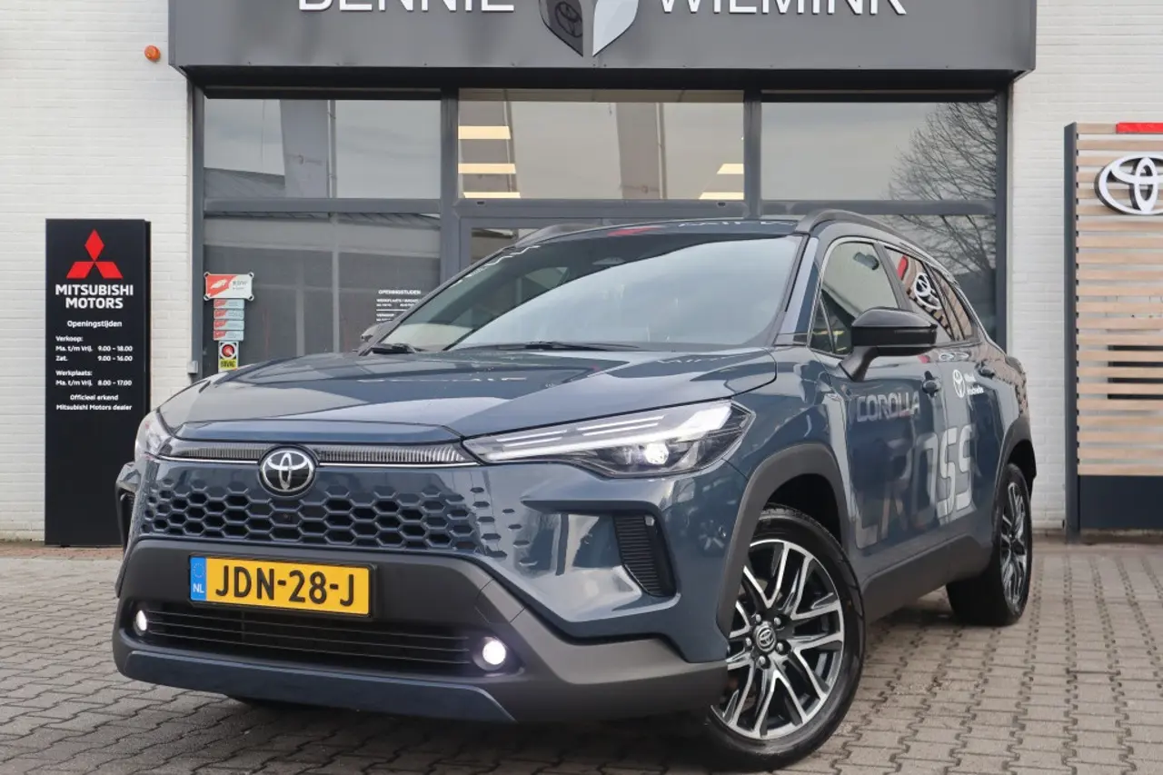 Toyota Corolla Cross Hybrid 180 Executive Leder 2025, foto 1