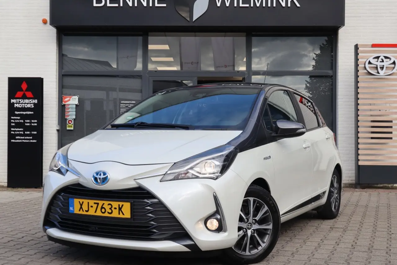 Toyota Yaris 1.5 Hybrid Y20 Exclusive Bi-Tone Cruise 2019, foto 1