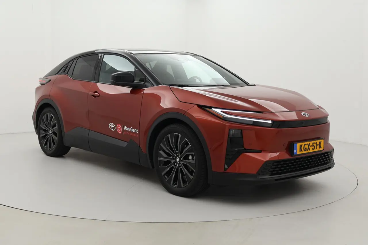 Toyota C-HR Executive AWD 77 kWh 2026, foto 1
