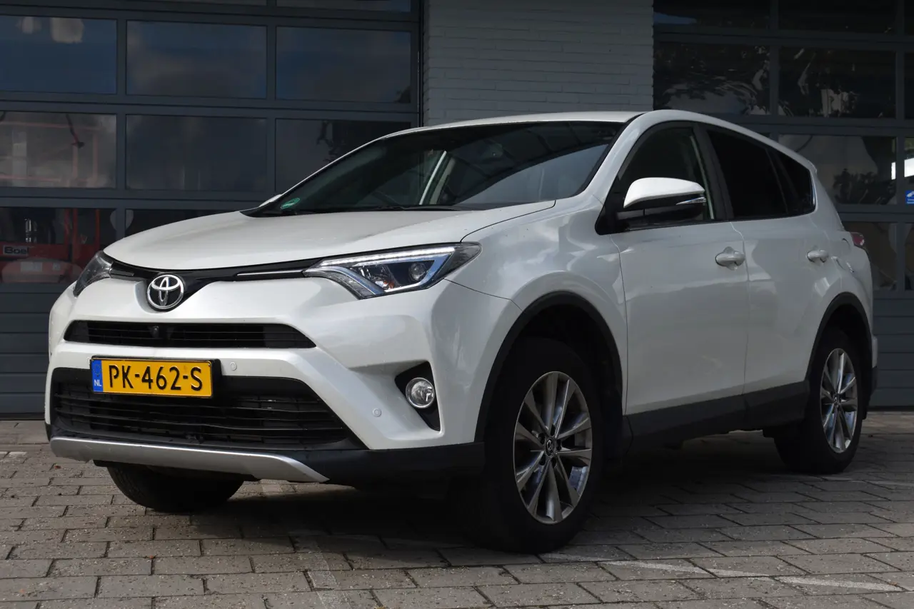Toyota RAV4 2.0 VVT-i AWD Executive Business Limited Automaat 152Pk 2017, foto 1