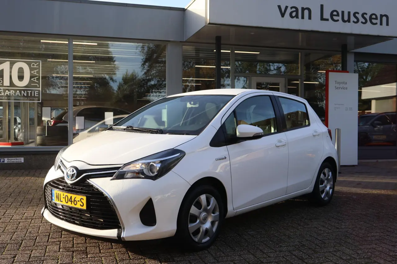 Toyota Yaris 1.5 Hybrid Comfort 2014, foto 1