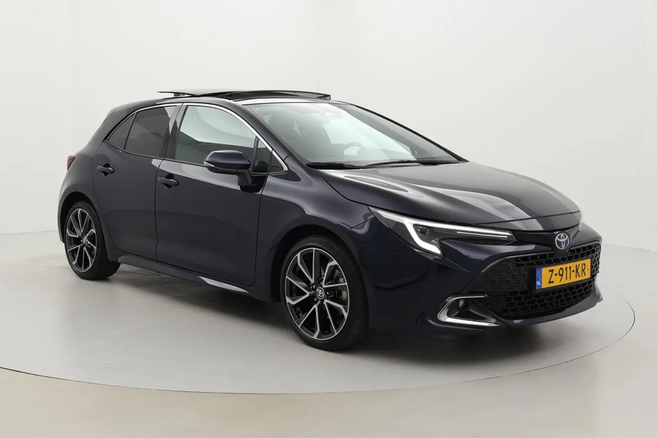 Toyota Corolla Hybrid 200 Executive 2024, foto 1
