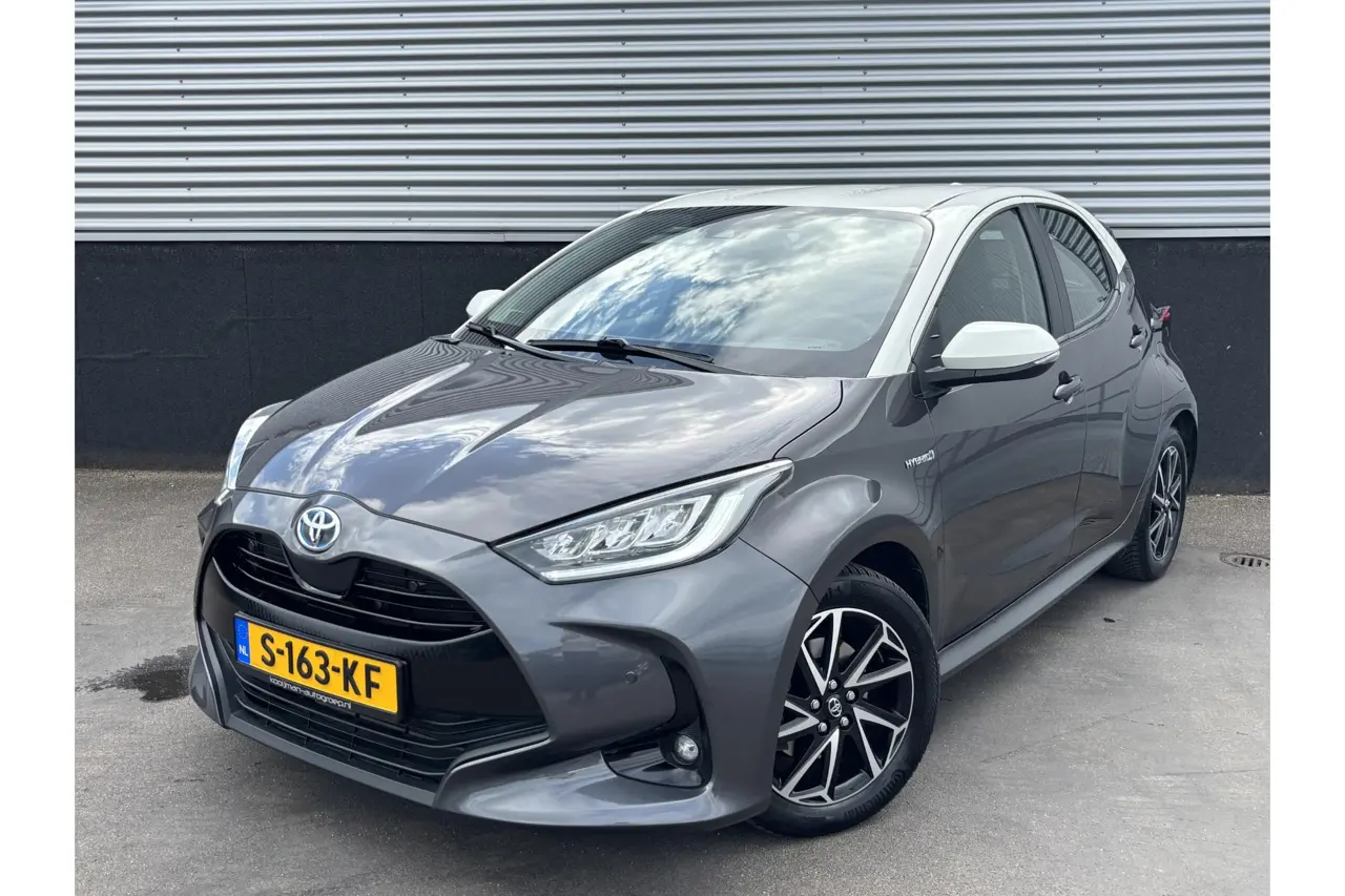 Toyota Yaris 1.5 Hybrid Executive Bi-Tone Edition 2021, foto 1