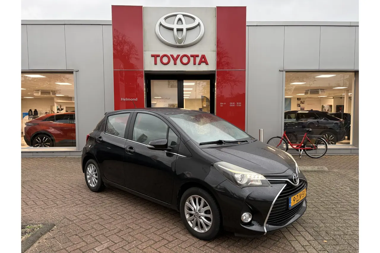Toyota Yaris 1.3 VVT-i Lounge 2015, photo 1