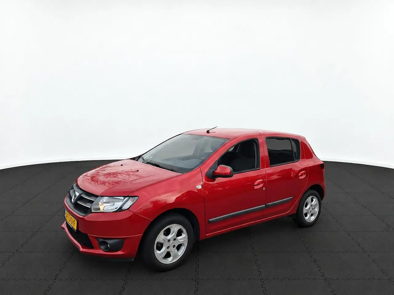 Dacia Sandero 0.9 Tce S&S Lauréate 2016, foto 1