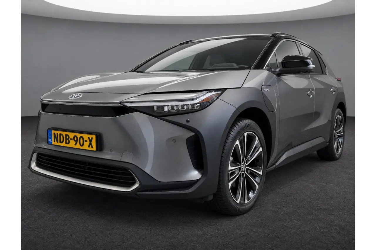 Toyota bZ4X Premium 4WD 71 kWh 2025, foto 1