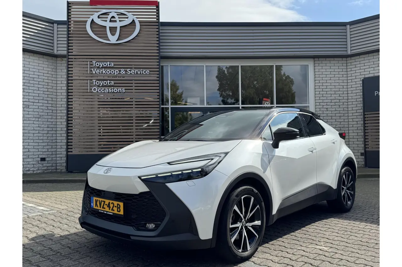 Toyota C-HR 2.0 Plug-In Hybrid 220 First Edition 2024, foto 1