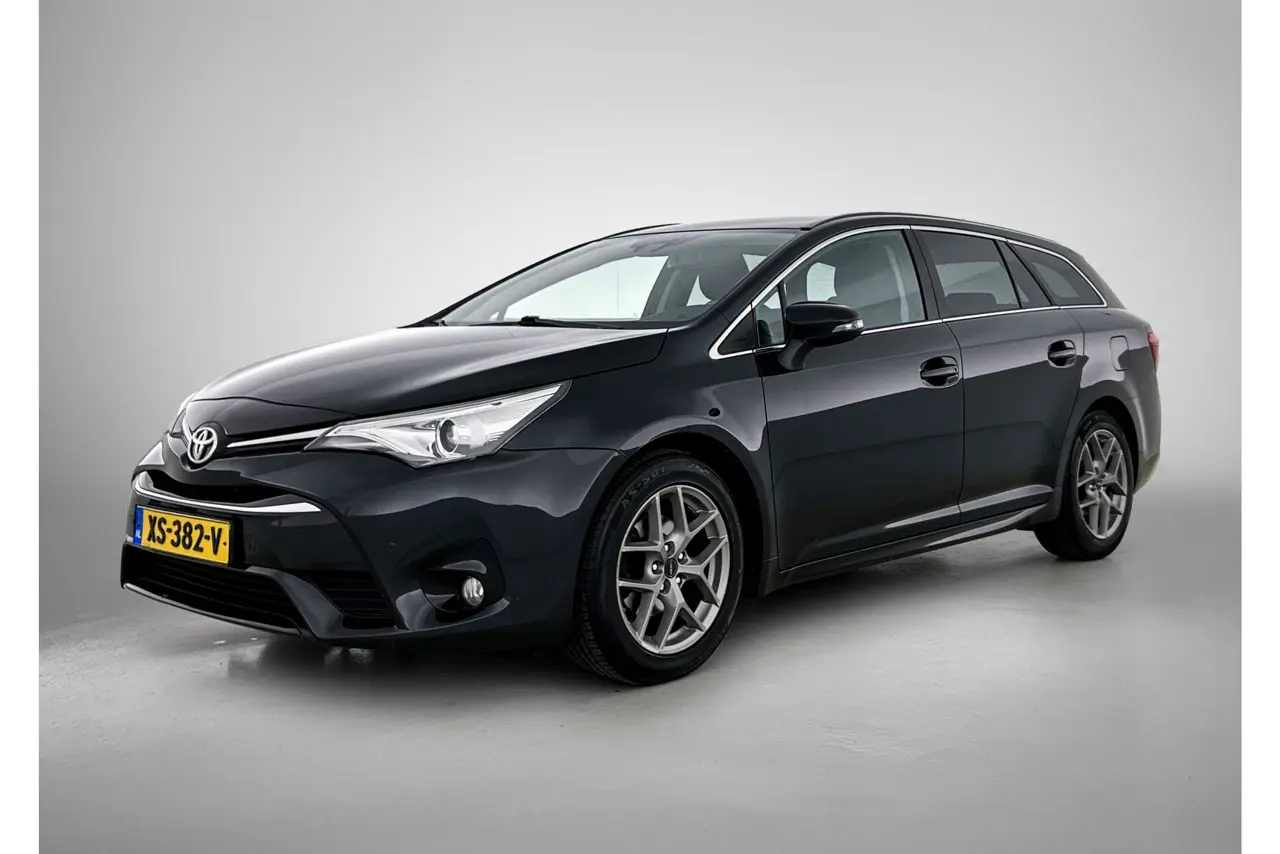 Toyota Avensis Touring Sports 1.8 VVT-i Executive Business 2015, foto 1