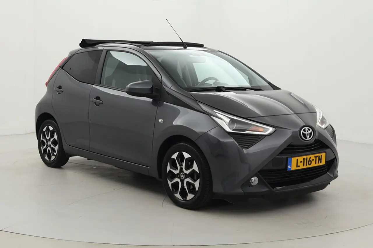Toyota Aygo 1.0 VVT-i X-Joy Cabrio 2021, foto 1