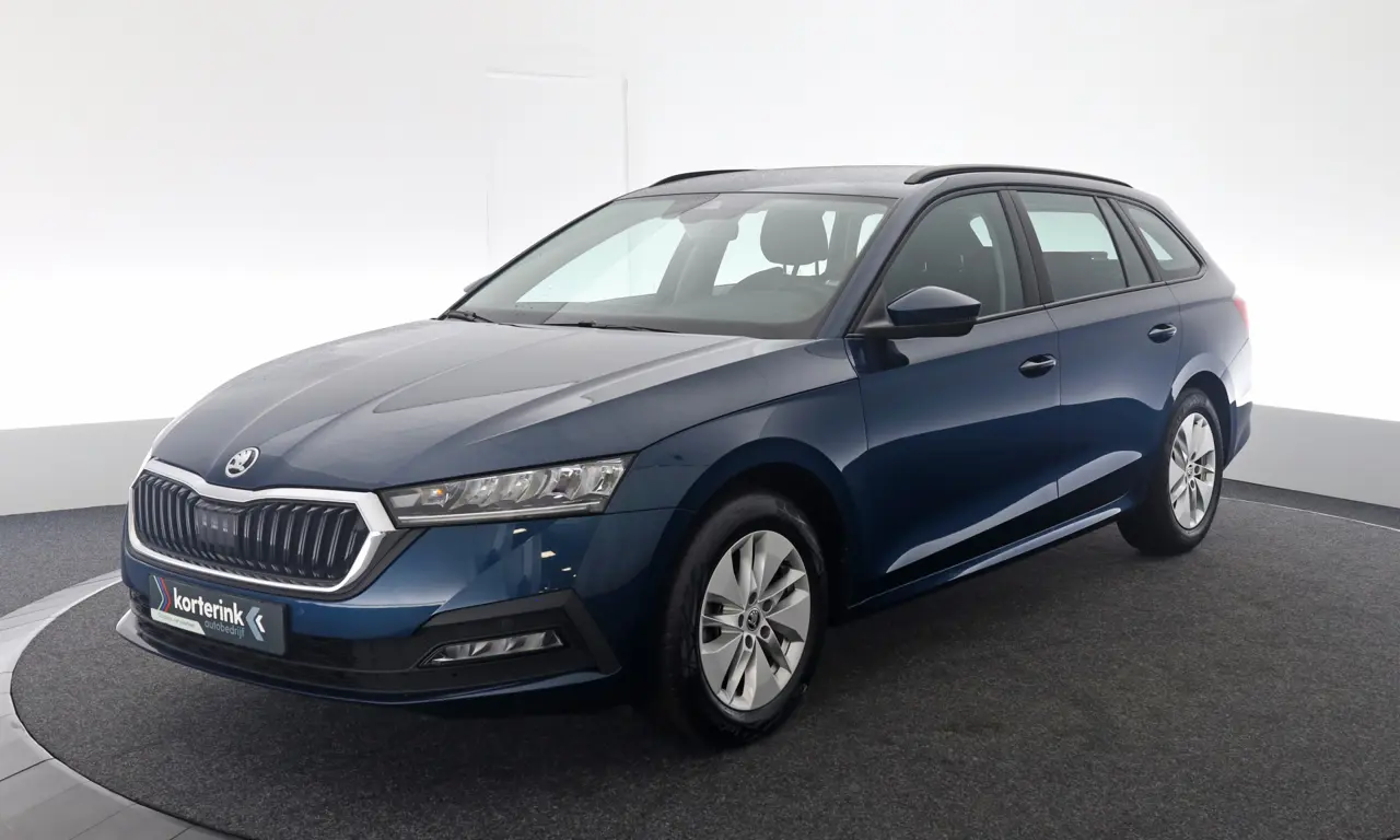 Škoda Octavia Combi 1.0 E-TSI Business Edition 2022, foto 1
