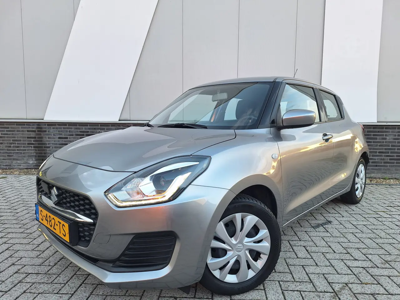 Suzuki Swift 1.2 Comfort Smart Hybrid Ad Cruise Airco Radio Cd 2023, foto 1