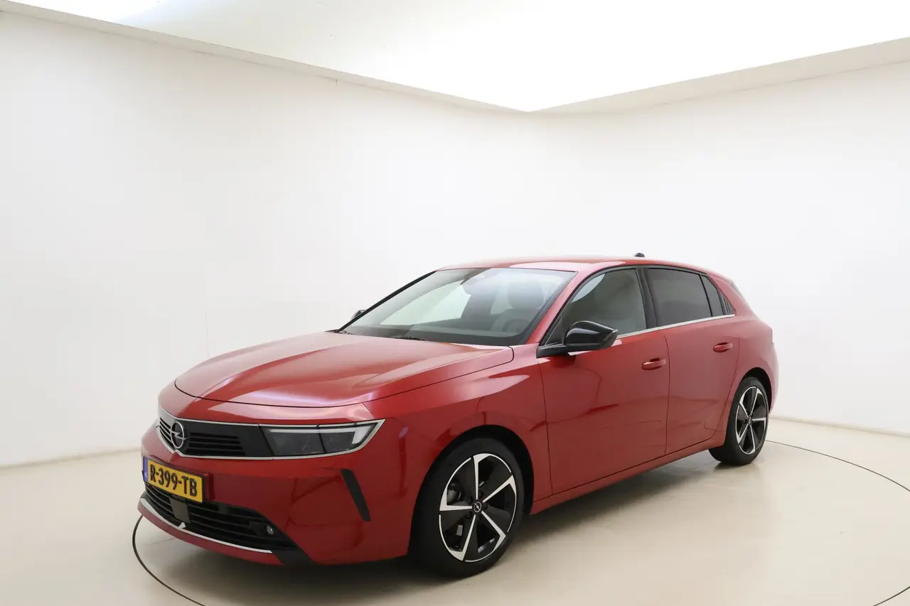Opel Astra 1.2 Business Elegance 2022, foto 1