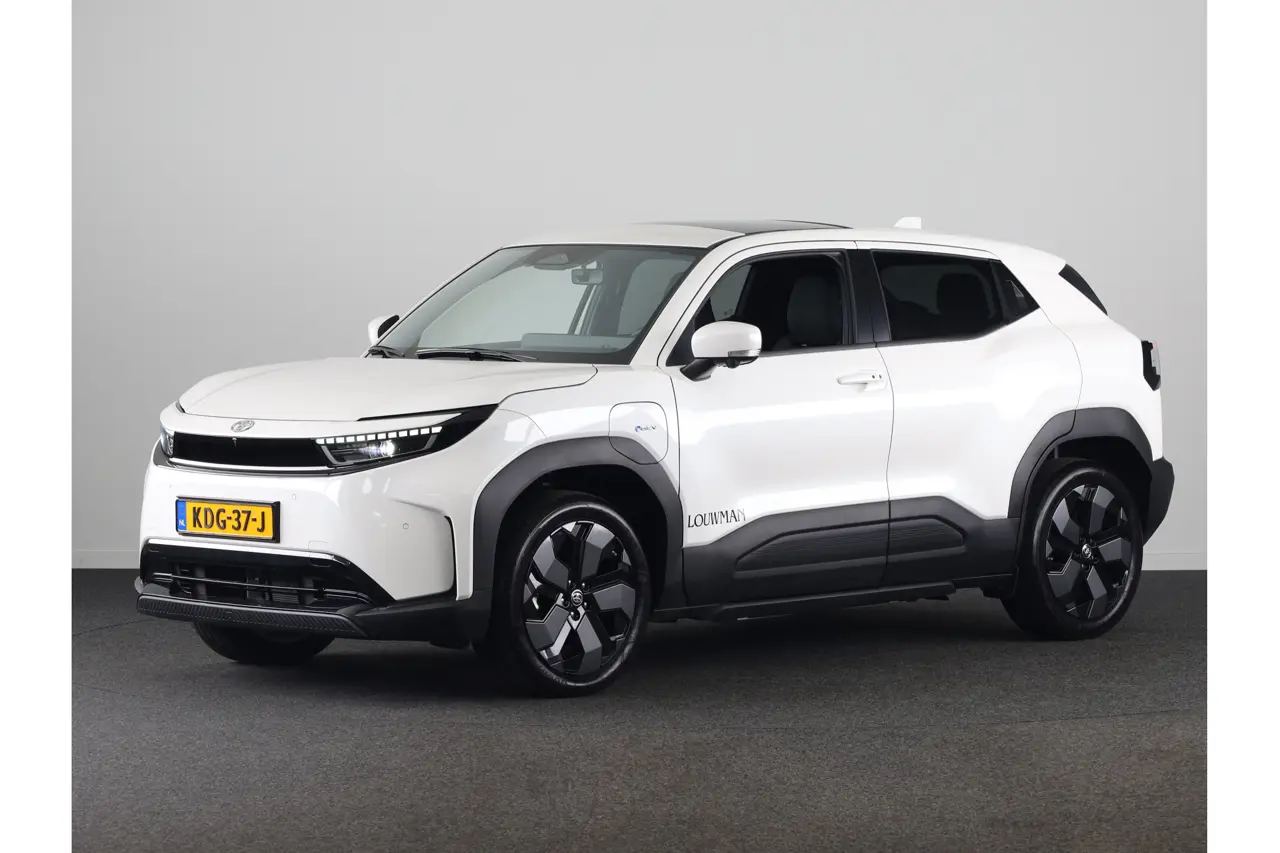 Toyota Urban Cruiser Executive 61 kWh 2026, foto 1
