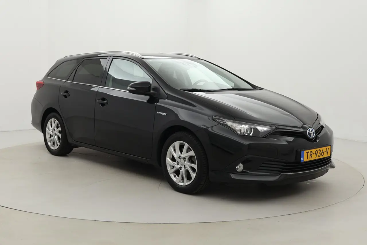 Toyota Auris Touring Sports 1.8 Hybrid Dynamic 2018, photo 1