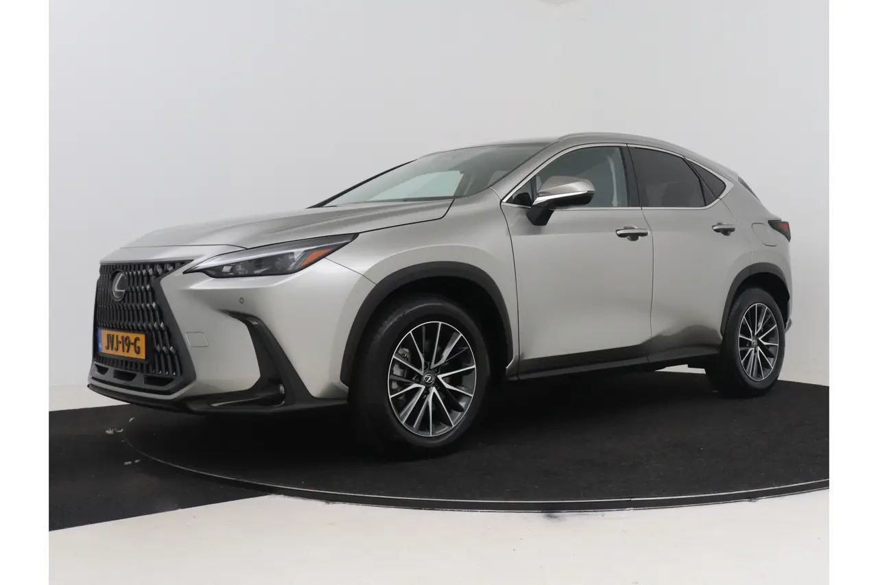 Lexus NX 450H+ AWD Luxury Line 2026, foto 1