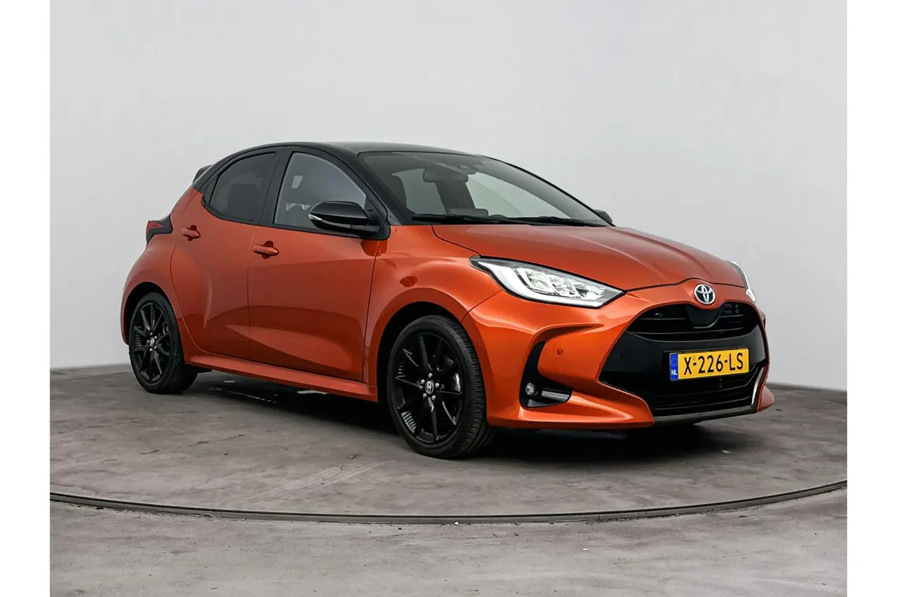 Toyota Yaris 1.5 Hybrid Executive 2023, photo 1
