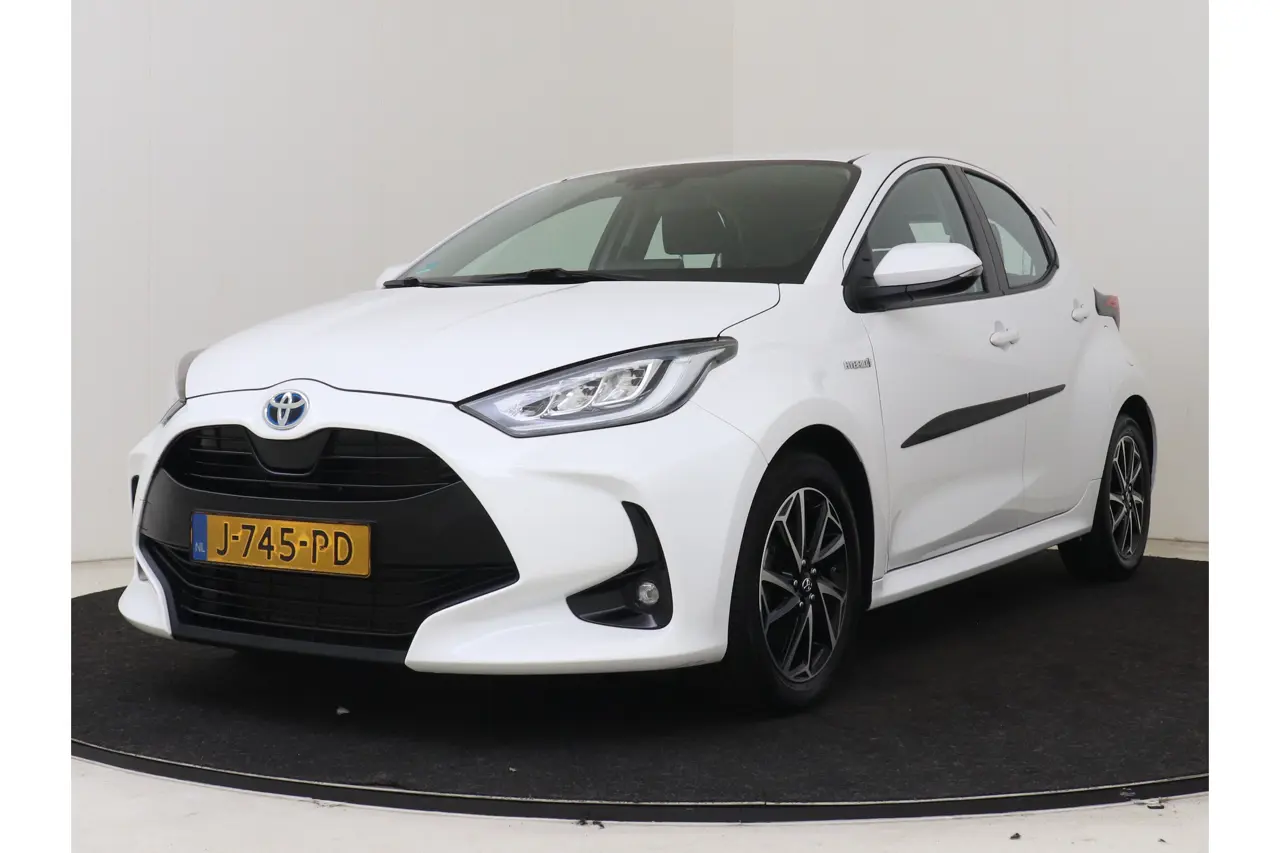 Toyota Yaris 1.5 Hybrid First Edition 2020, foto 1