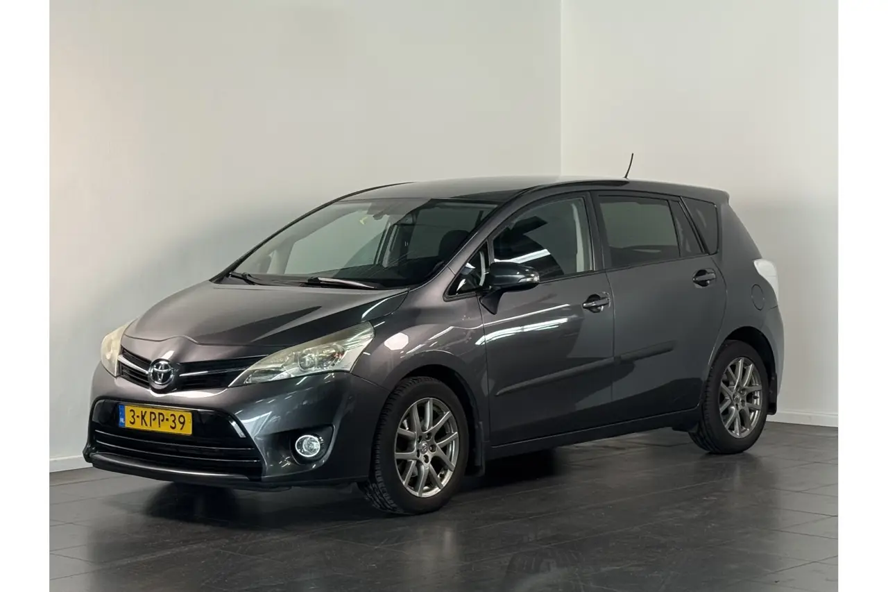 Toyota Verso 1.8 VVT-i Business 2013, foto 1