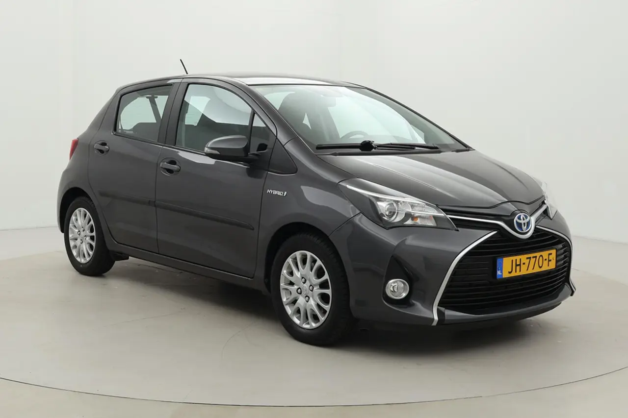 Toyota Yaris 1.5 Hybrid Lease 2015, foto 1