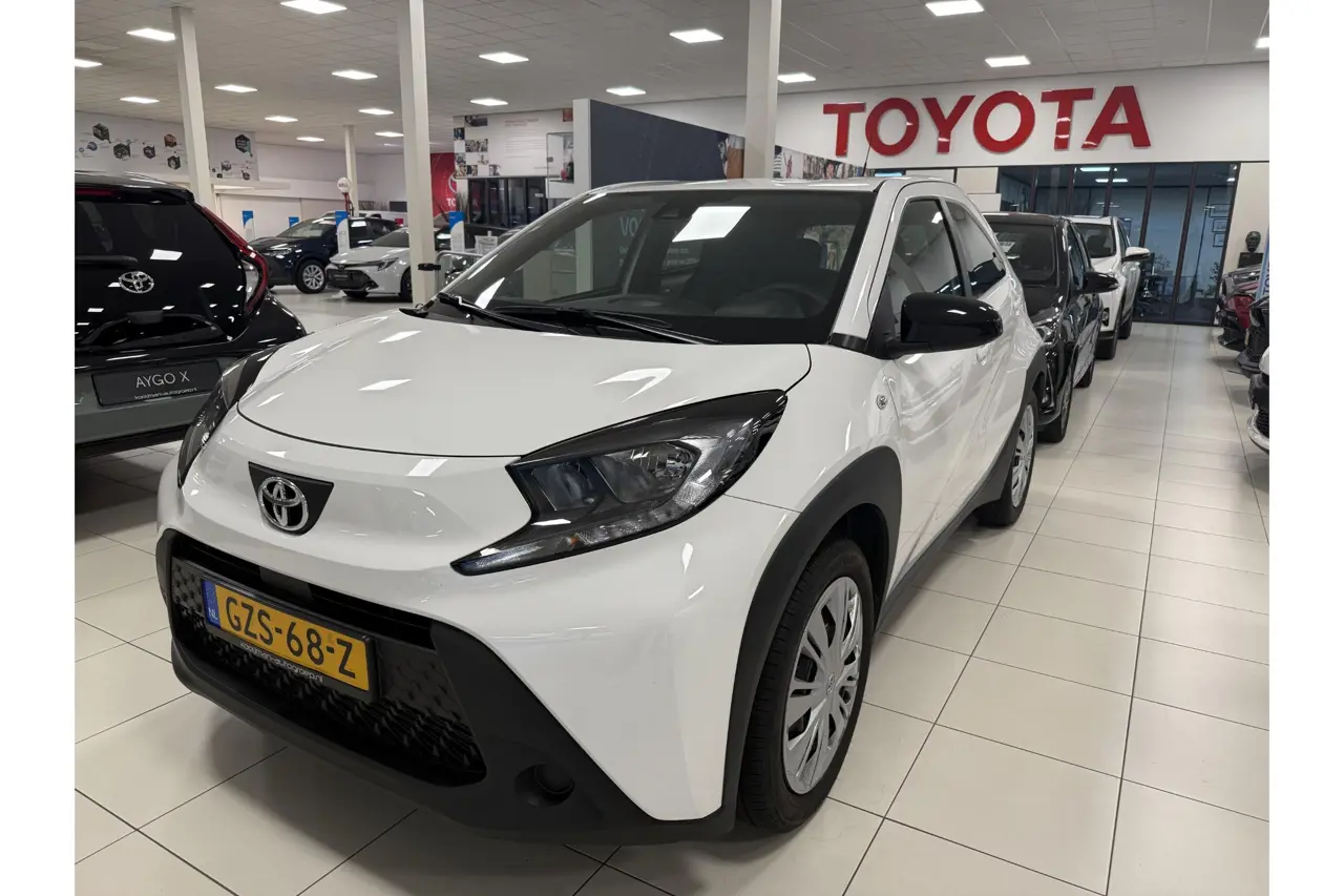 Toyota Aygo X 1.0 VVT-i MT Play 2025, foto 1