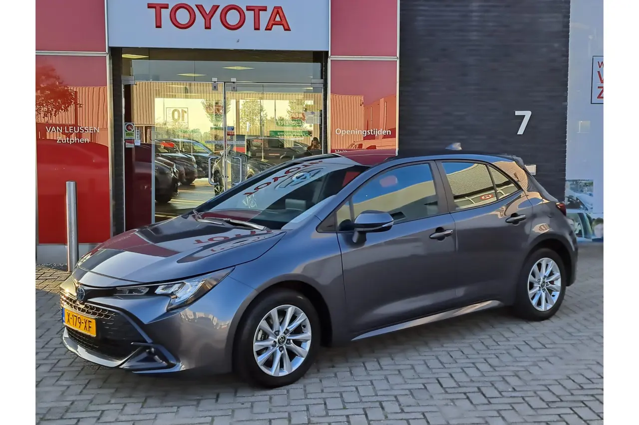 Toyota Corolla Hybrid 140 Active 2024, photo 1