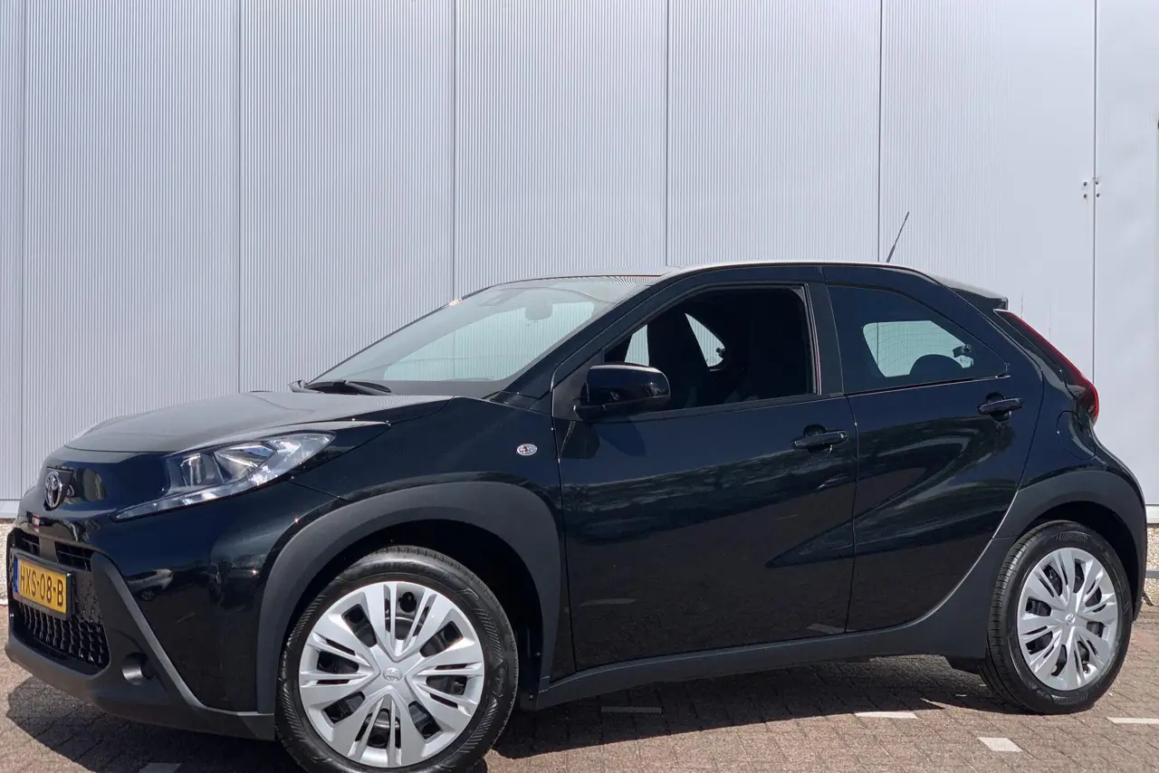 Toyota Aygo X 1.0 VVT-i S-CVT Play 2025, foto 1