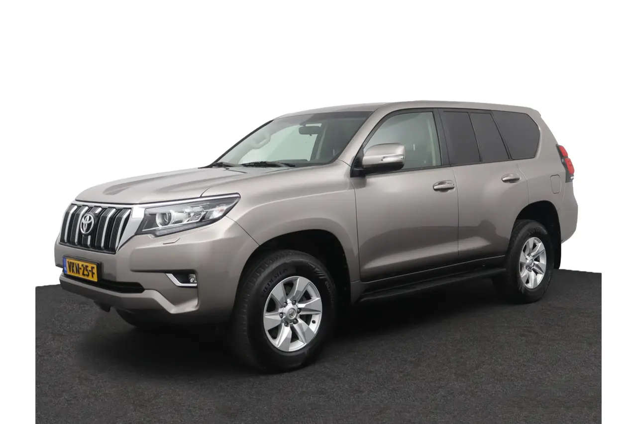 Toyota Land Cruiser 2.8 D-4D-F Challenger Window Van 2021, foto 1
