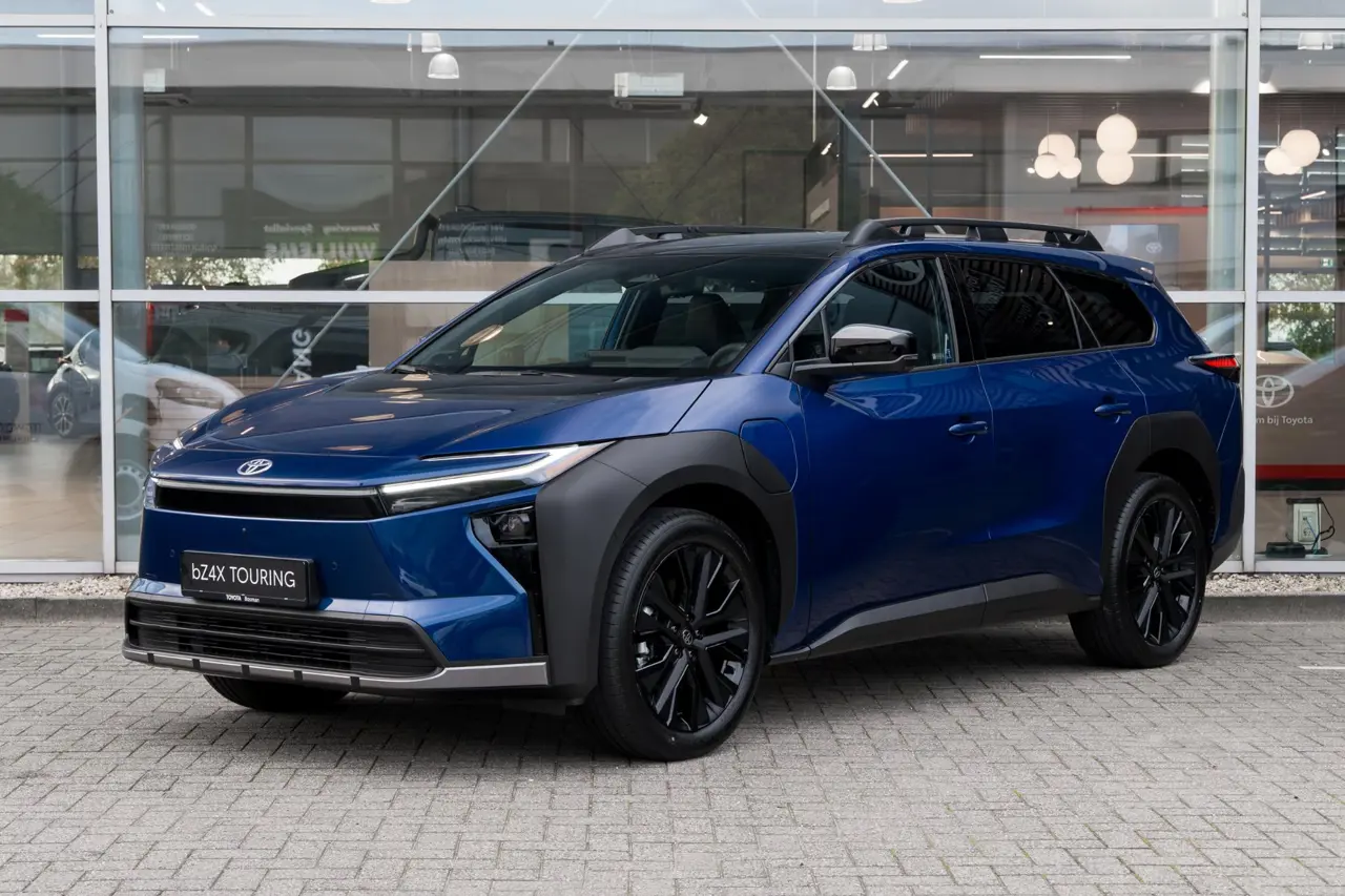 Toyota bZ4X Executive AWD 75 kWh 2026, foto 1