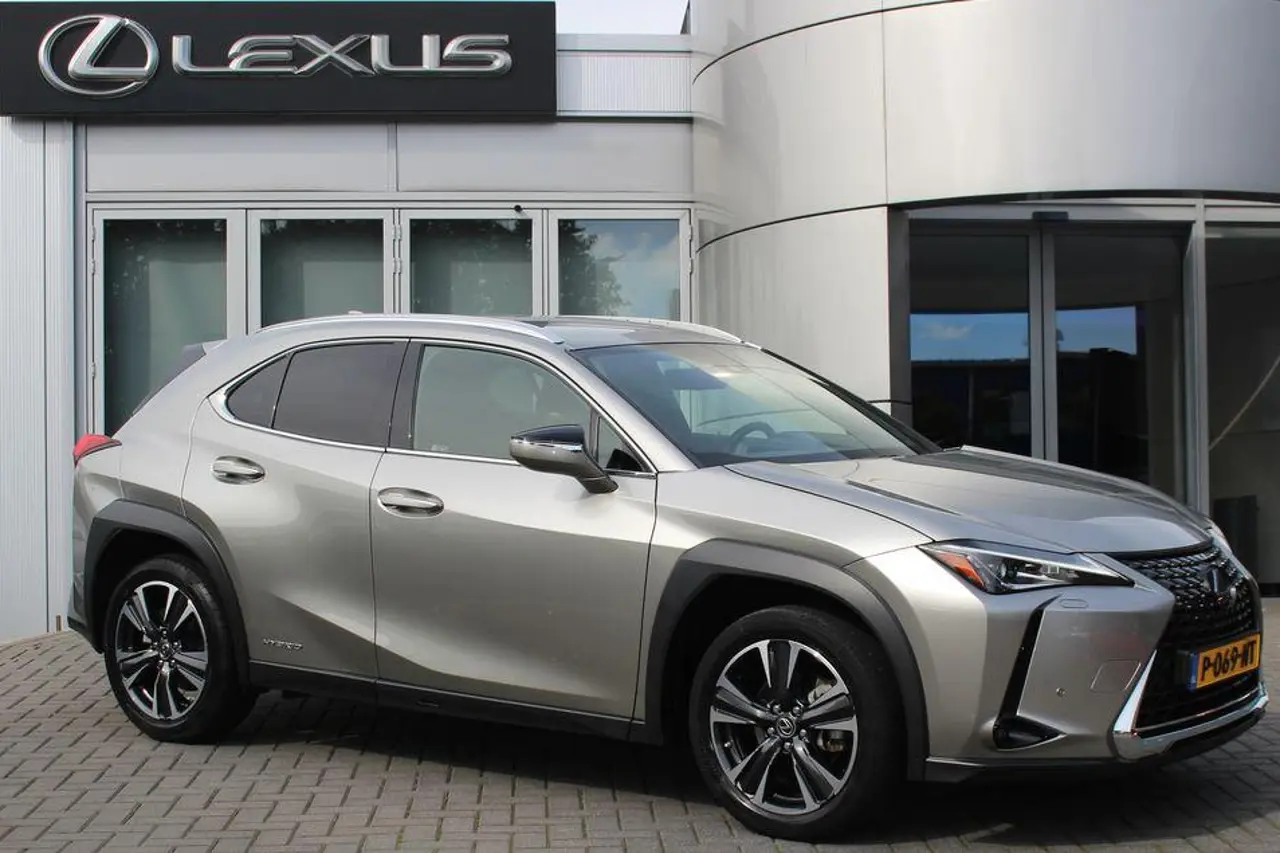 Lexus UX 250H Preference Line 2022, foto 1