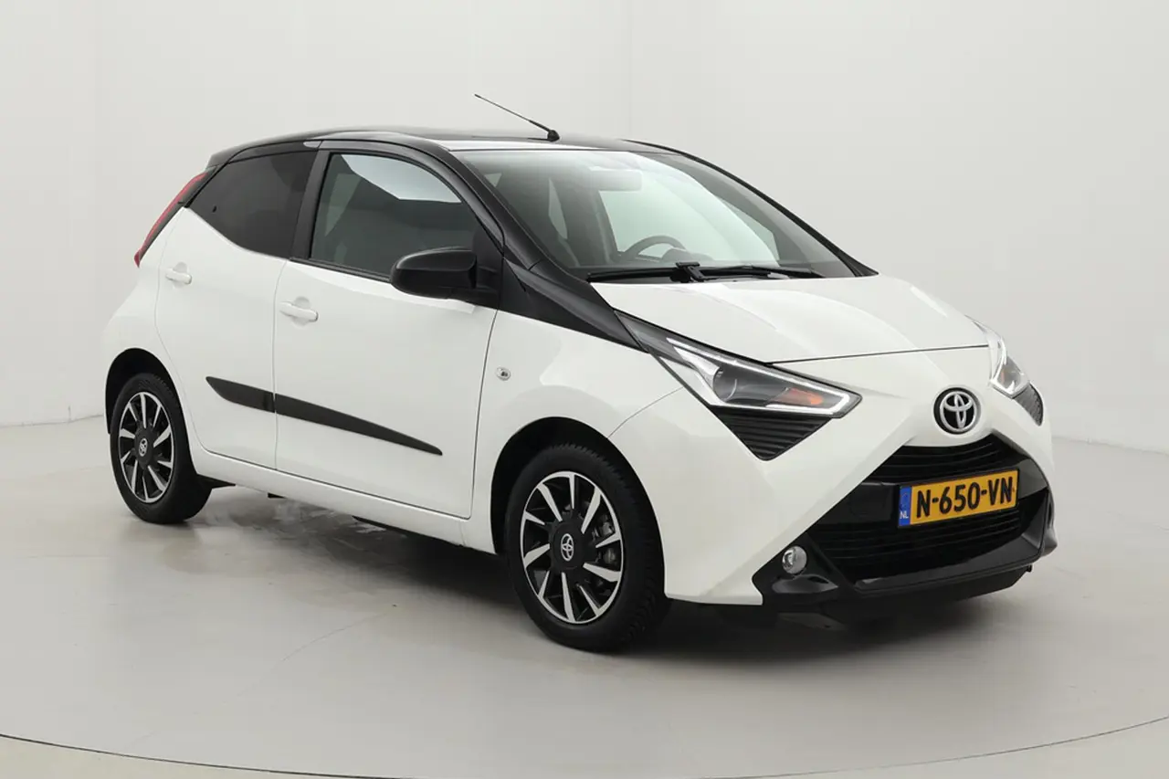 Toyota Aygo 1.0 VVT-i X-Cite Ultimate 2022, foto 1