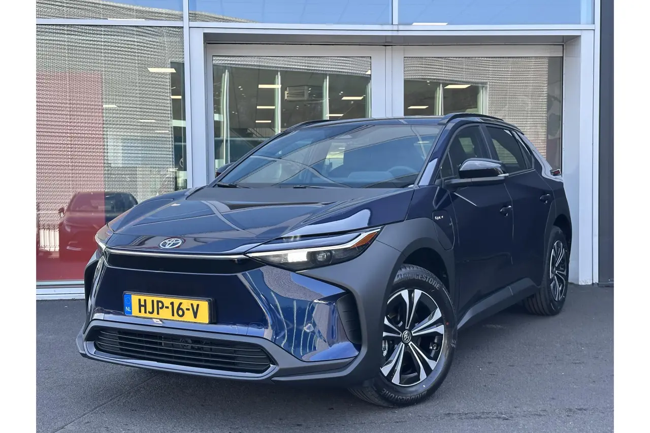 Toyota bZ4X Active 71 kWh 2025, foto 1